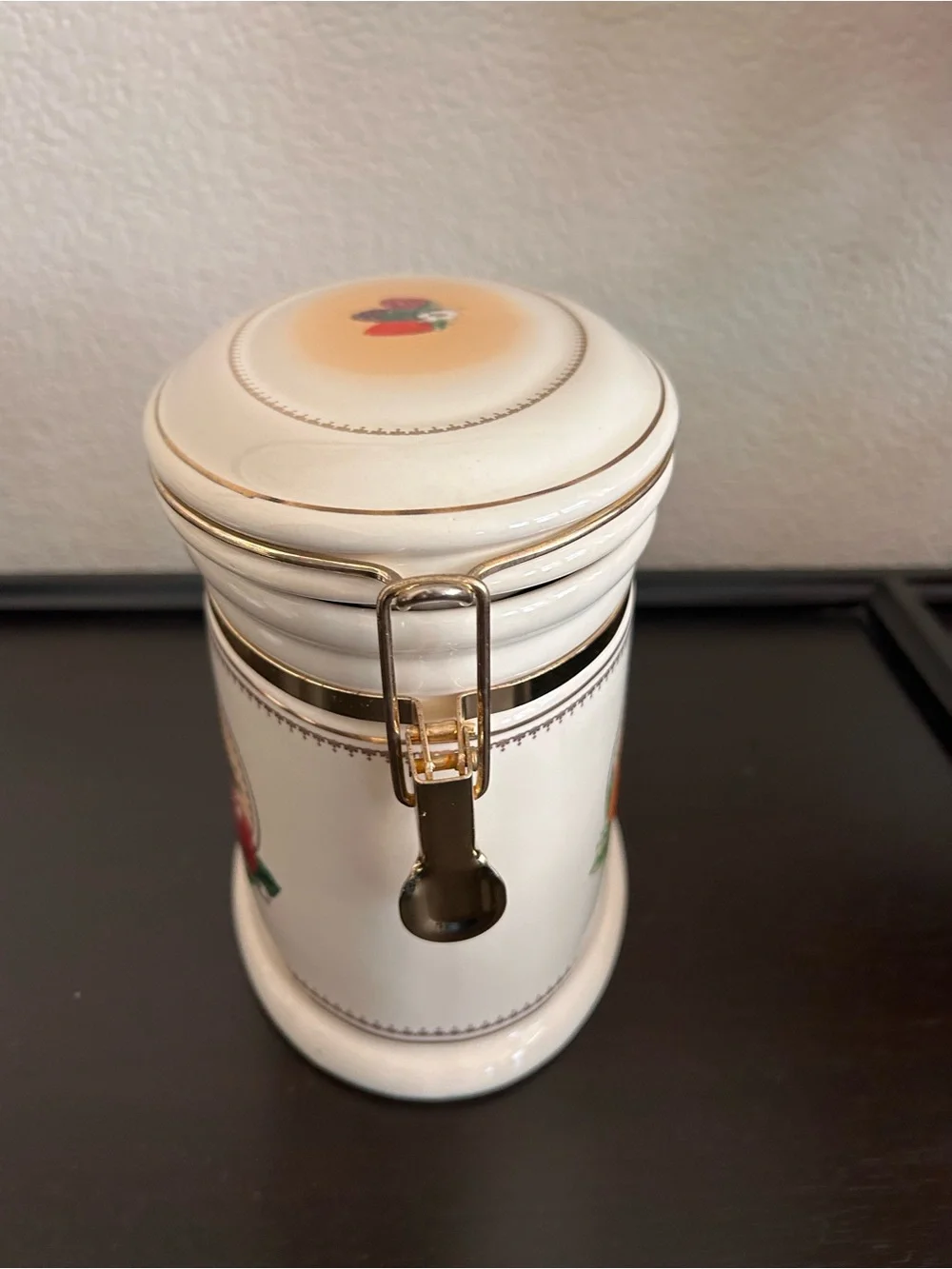Vintage Knott's Berry Farm Foods Ceramic Canister Oval Fruit Berry Locking Lid